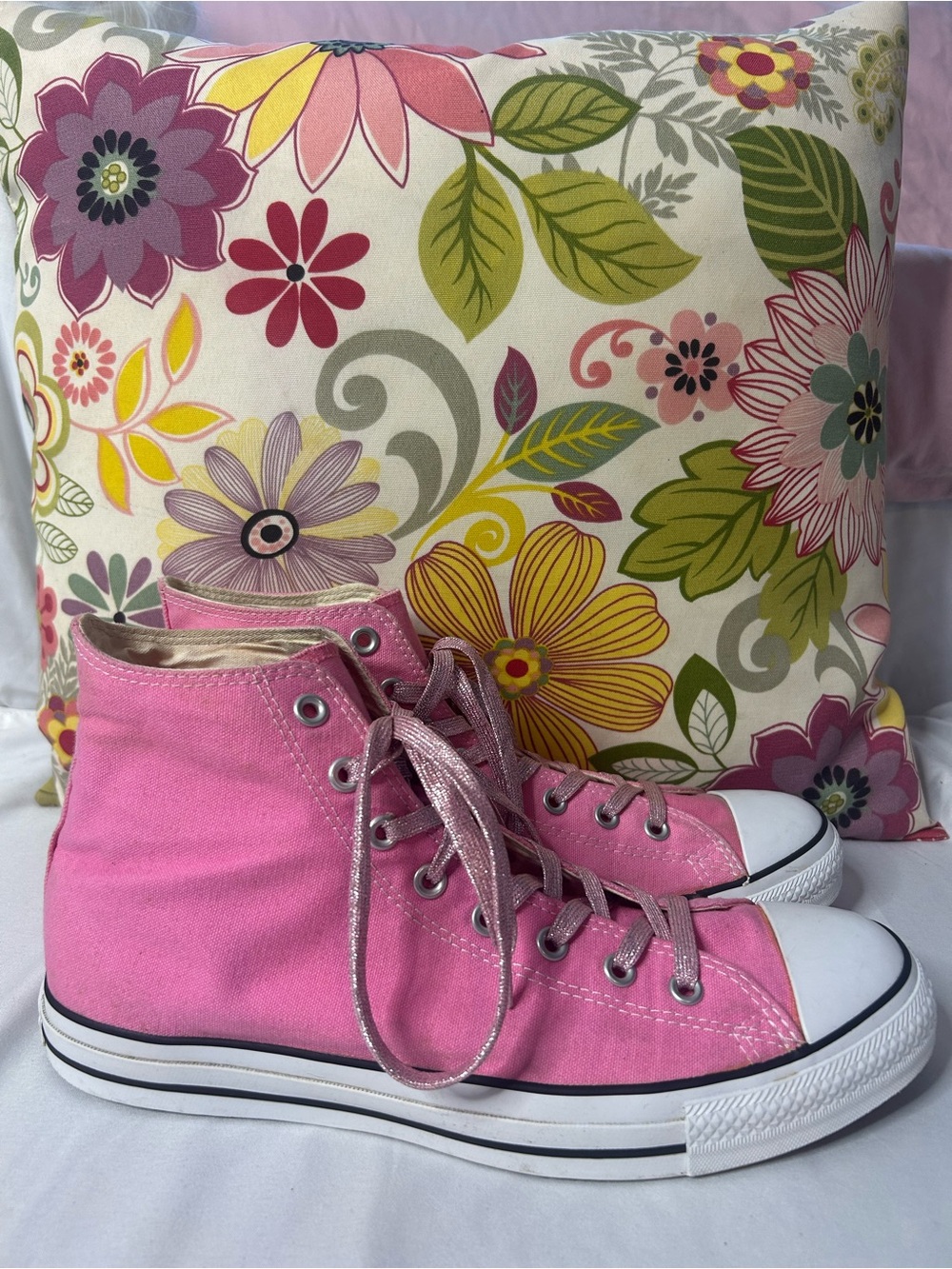 Converse Chuck Taylor All Star High Classic Pink Sneakers M 11.5 / W 13.5